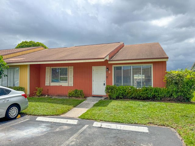4852 Orleans Court D, West Palm Beach, FL 33415