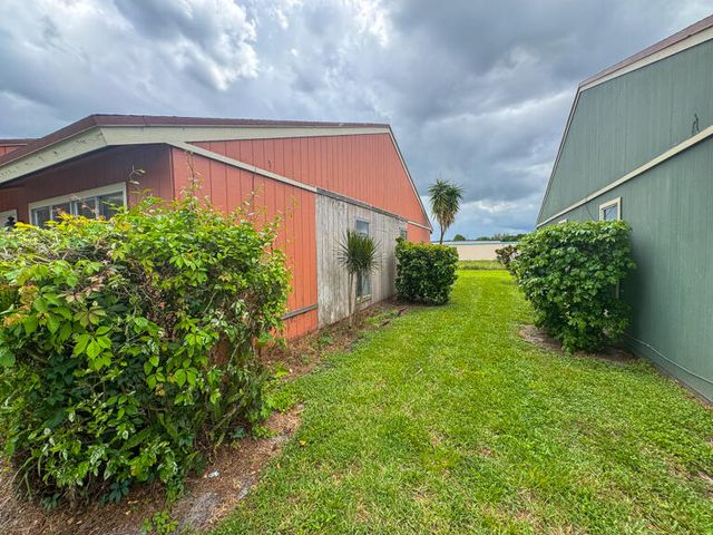 4852 Orleans Court D, West Palm Beach, FL 33415