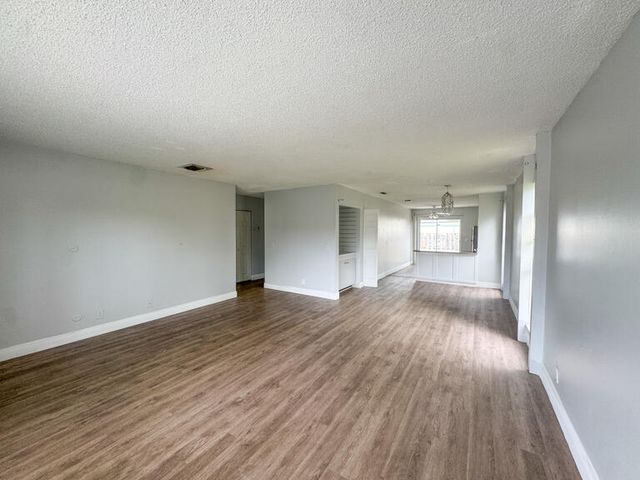 4852 Orleans Court D, West Palm Beach, FL 33415