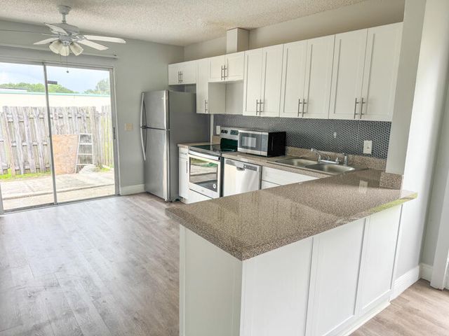 4852 Orleans Court D, West Palm Beach, FL 33415