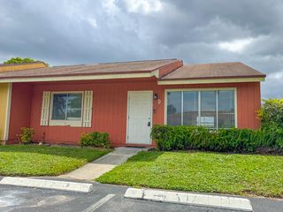 4852 Orleans Court D, West Palm Beach, FL 33415