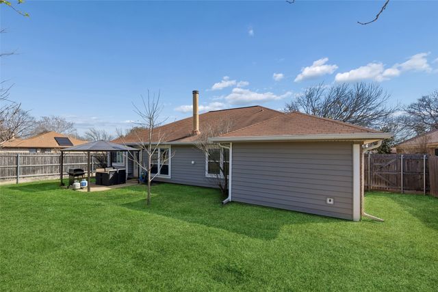 3300 Fairmeadows Lane, Fort Worth, TX 76123