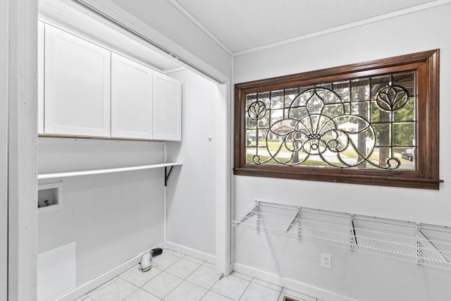 1004 White Oak Drive, El Dorado Springs, MO 64744