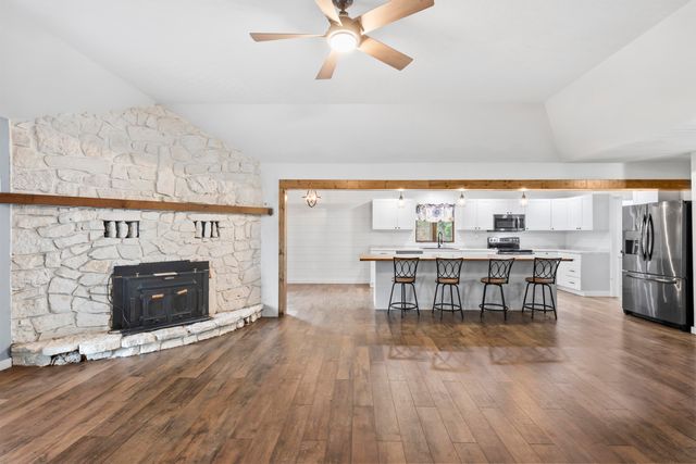 1004 White Oak Drive, El Dorado Springs, MO 64744