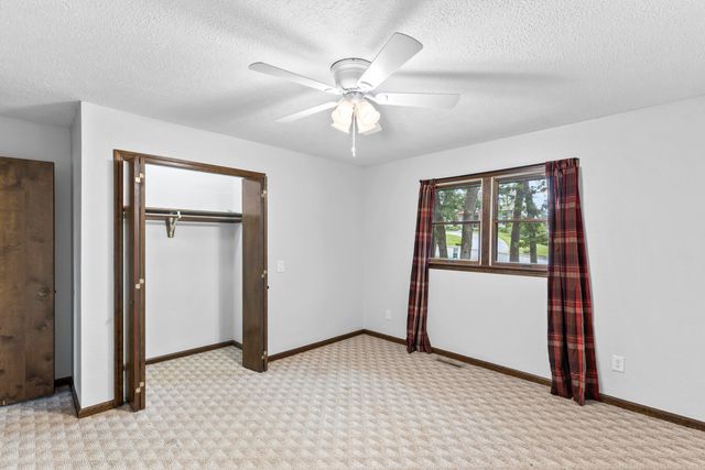 1004 White Oak Drive, El Dorado Springs, MO 64744