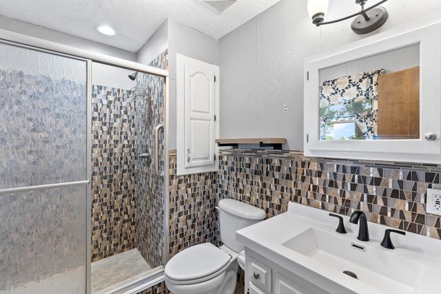 1004 White Oak Drive, El Dorado Springs, MO 64744