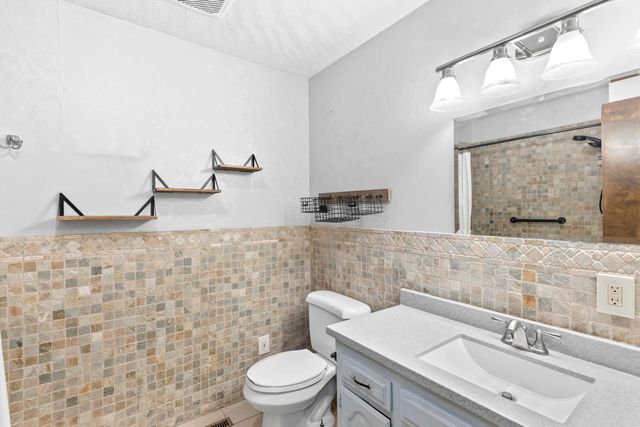 1004 White Oak Drive, El Dorado Springs, MO 64744