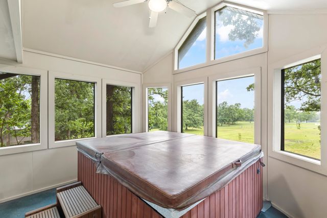 1004 White Oak Drive, El Dorado Springs, MO 64744