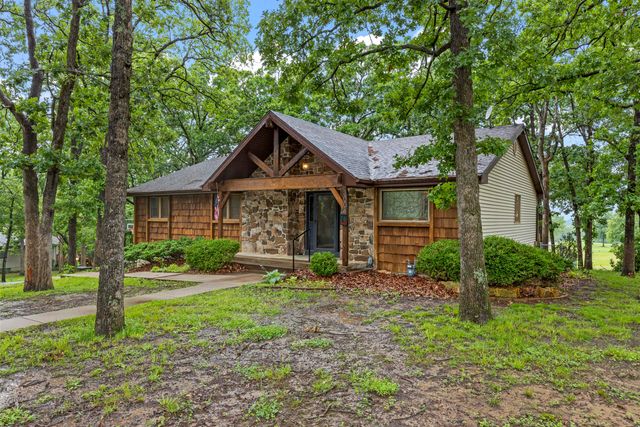 1004 White Oak Drive, El Dorado Springs, MO 64744