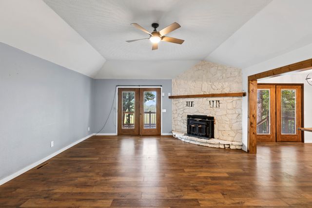 1004 White Oak Drive, El Dorado Springs, MO 64744