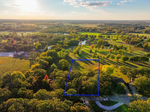 1004 White Oak Drive, El Dorado Springs, MO 64744