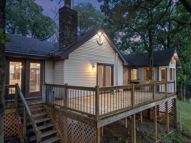 1004 White Oak Drive, El Dorado Springs, MO 64744