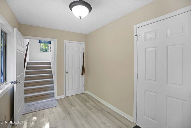 102 Daksi Way, Loudon, TN 37774