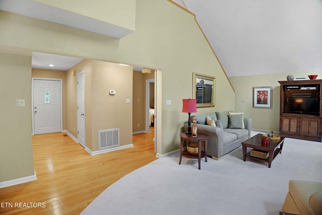 102 Daksi Way, Loudon, TN 37774
