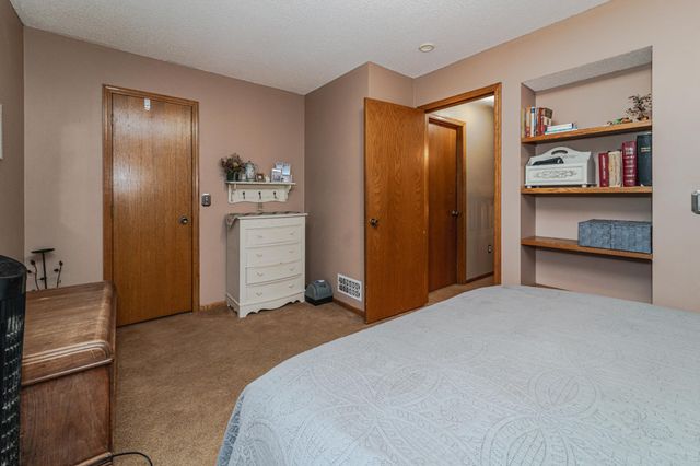 3020 117th Avenue NW, Coon Rapids, MN 55433