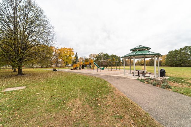 3020 117th Avenue NW, Coon Rapids, MN 55433