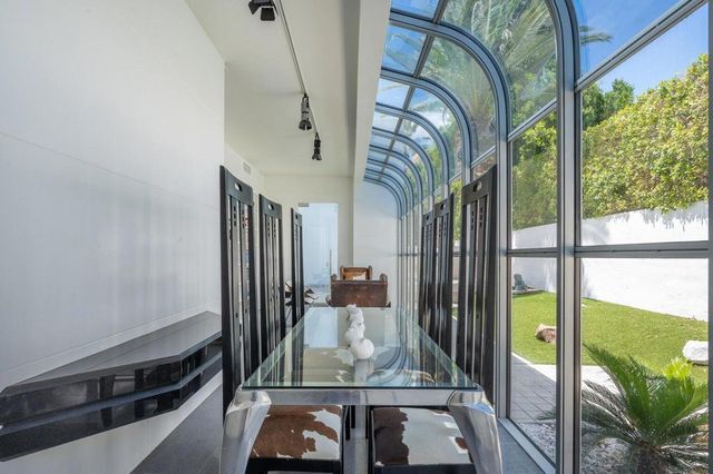 520 W ViA Lola, Palm Springs, CA 92262