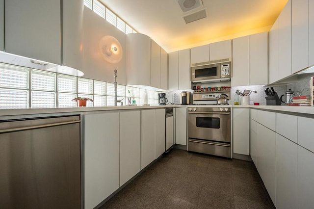 520 W ViA Lola, Palm Springs, CA 92262