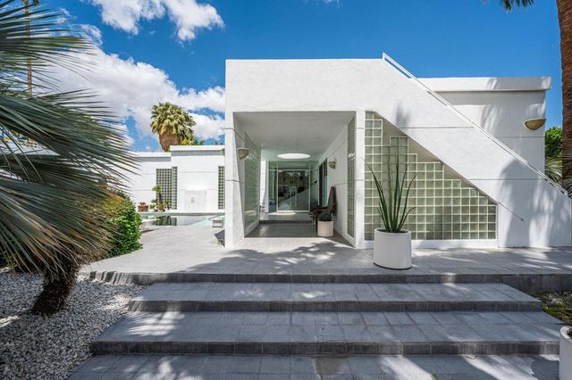 520 W ViA Lola, Palm Springs, CA 92262