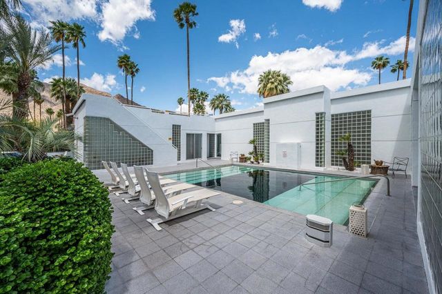 520 W ViA Lola, Palm Springs, CA 92262
