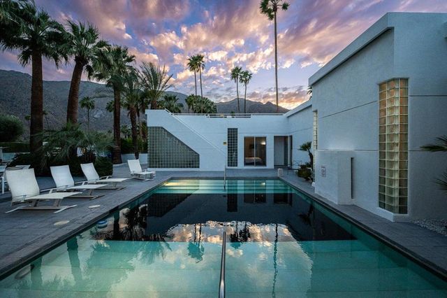 520 W ViA Lola, Palm Springs, CA 92262