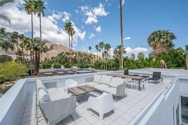 520 W ViA Lola, Palm Springs, CA 92262