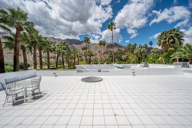 520 W ViA Lola, Palm Springs, CA 92262