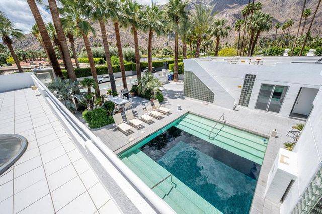 520 W ViA Lola, Palm Springs, CA 92262