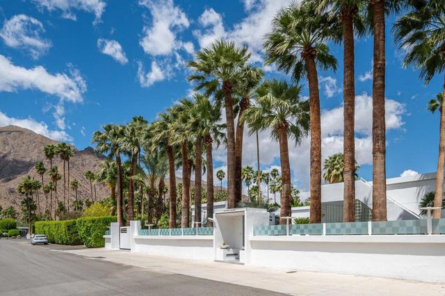 520 W ViA Lola, Palm Springs, CA 92262