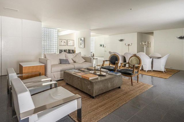 520 W ViA Lola, Palm Springs, CA 92262