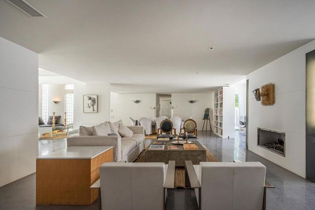 520 W ViA Lola, Palm Springs, CA 92262