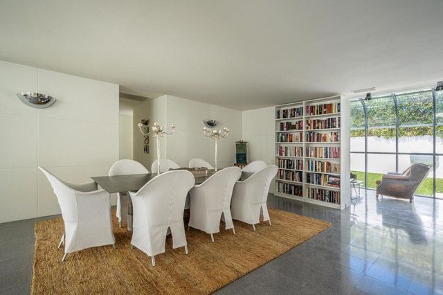 520 W ViA Lola, Palm Springs, CA 92262