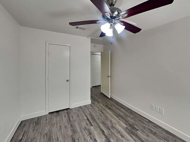 6 Canyon Oak Place, The Woodlands, TX 77380