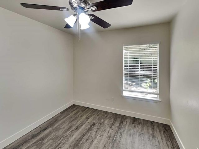 6 Canyon Oak Place, The Woodlands, TX 77380