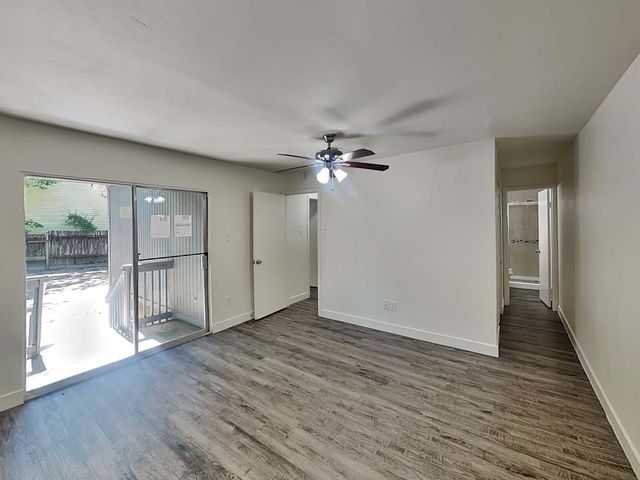 6 Canyon Oak Place, The Woodlands, TX 77380