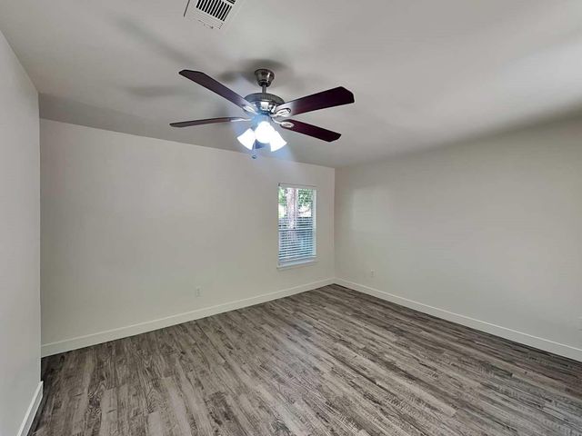 6 Canyon Oak Place, The Woodlands, TX 77380