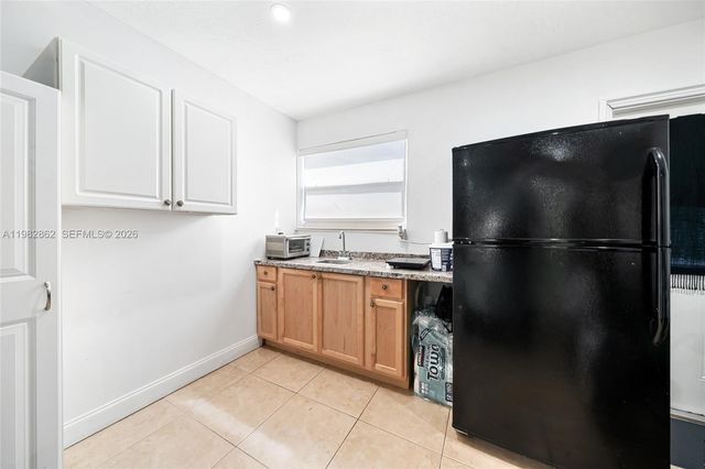 1040 SW 66th Avenue, Pembroke Pines, FL 33023