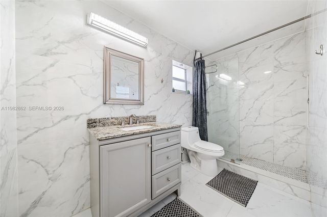 1040 SW 66th Avenue, Pembroke Pines, FL 33023