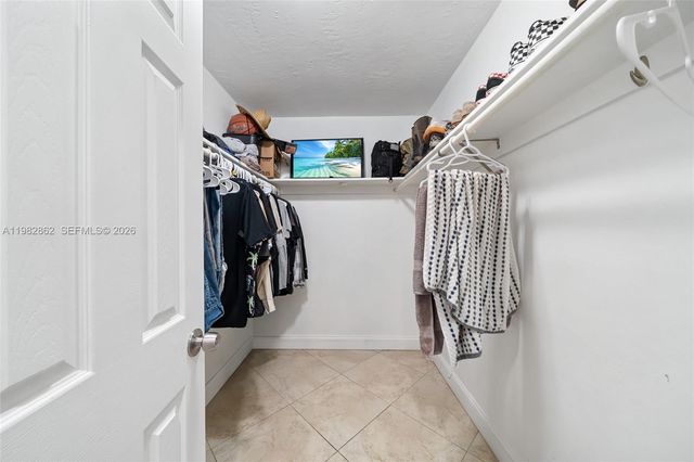 1040 SW 66th Avenue, Pembroke Pines, FL 33023