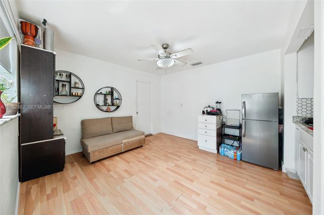1040 SW 66th Avenue, Pembroke Pines, FL 33023