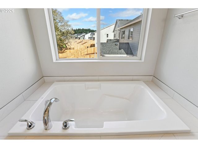 1557 N Millican Creek St, Lafayette, OR 97127