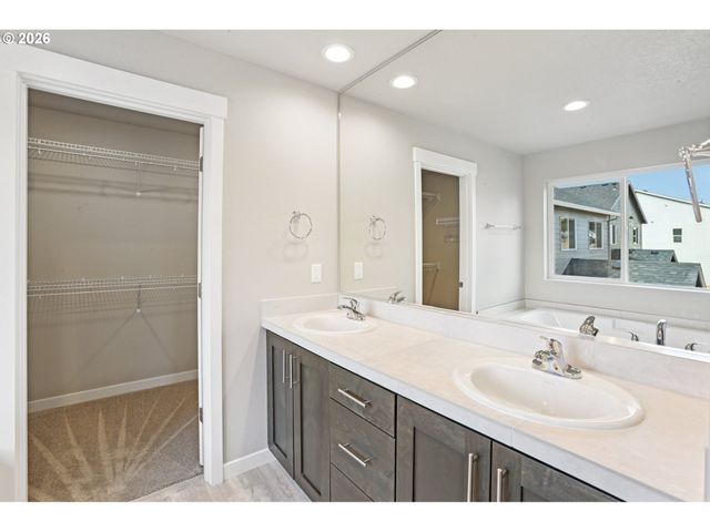 1557 N Millican Creek St, Lafayette, OR 97127