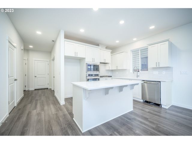 1557 N Millican Creek St, Lafayette, OR 97127