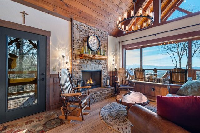 729 Wilderness Creek Way, Murphy, NC 28906