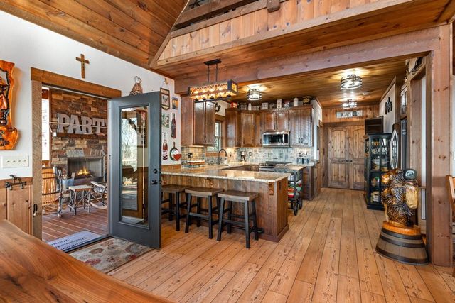 729 Wilderness Creek Way, Murphy, NC 28906