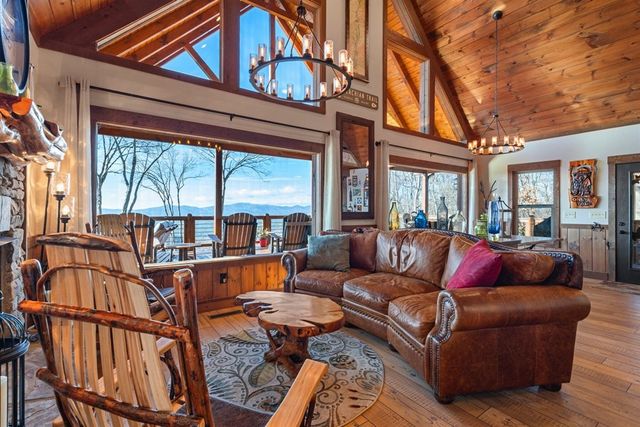 729 Wilderness Creek Way, Murphy, NC 28906