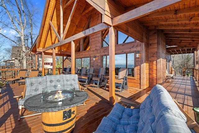 729 Wilderness Creek Way, Murphy, NC 28906