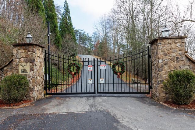 729 Wilderness Creek Way, Murphy, NC 28906