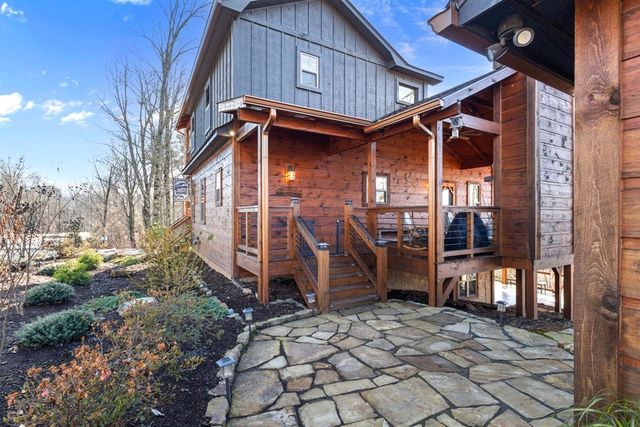 729 Wilderness Creek Way, Murphy, NC 28906