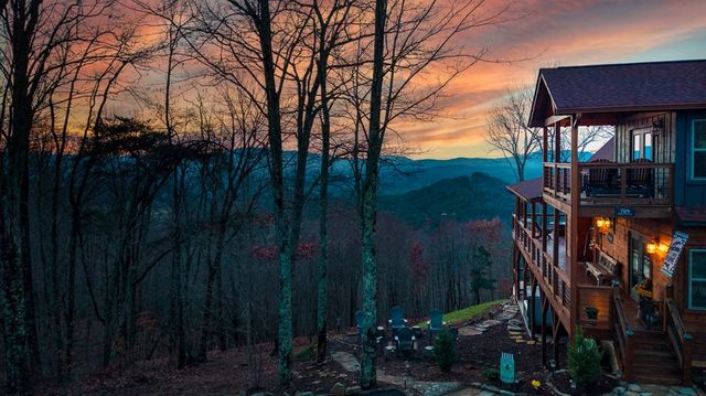 729 Wilderness Creek Way, Murphy, NC 28906